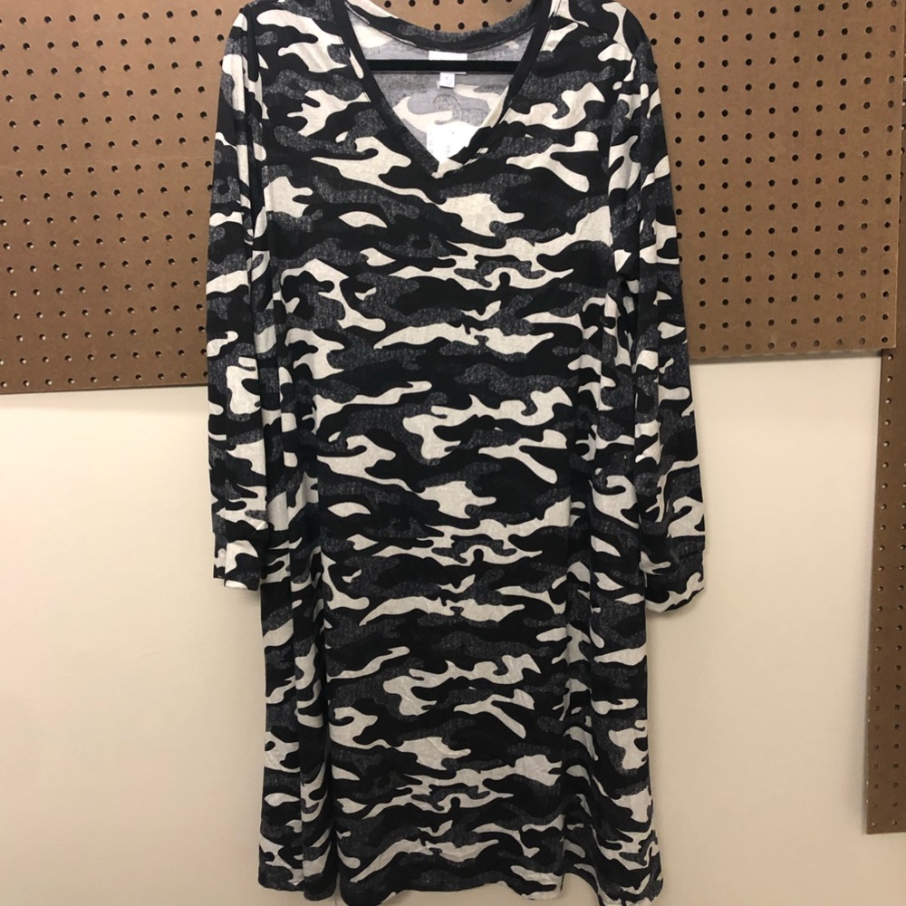 NWT Lularoe Camouflage Emily. With pockets!
